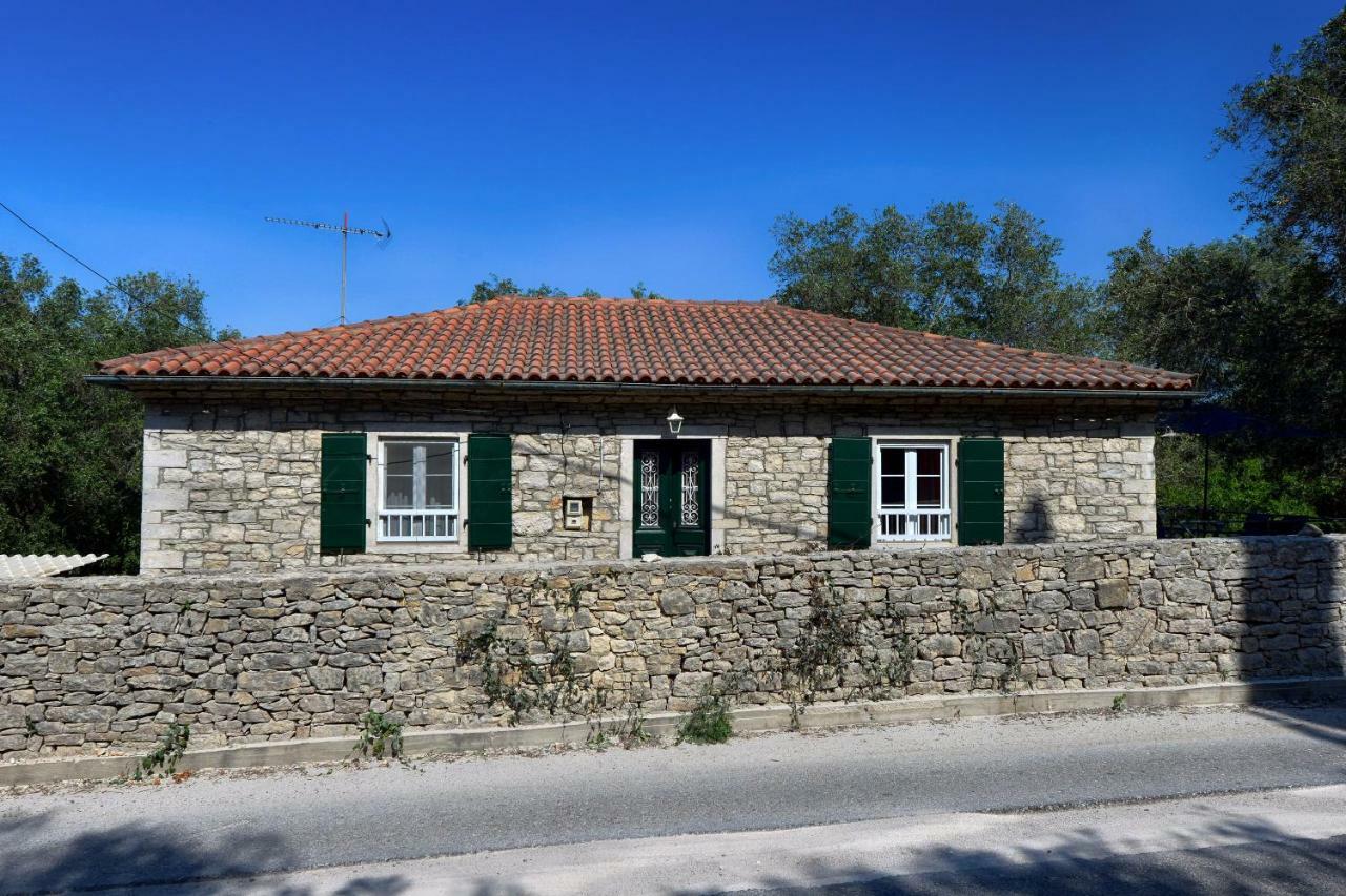 Mikroulis Residence Mastoratika Buitenkant foto